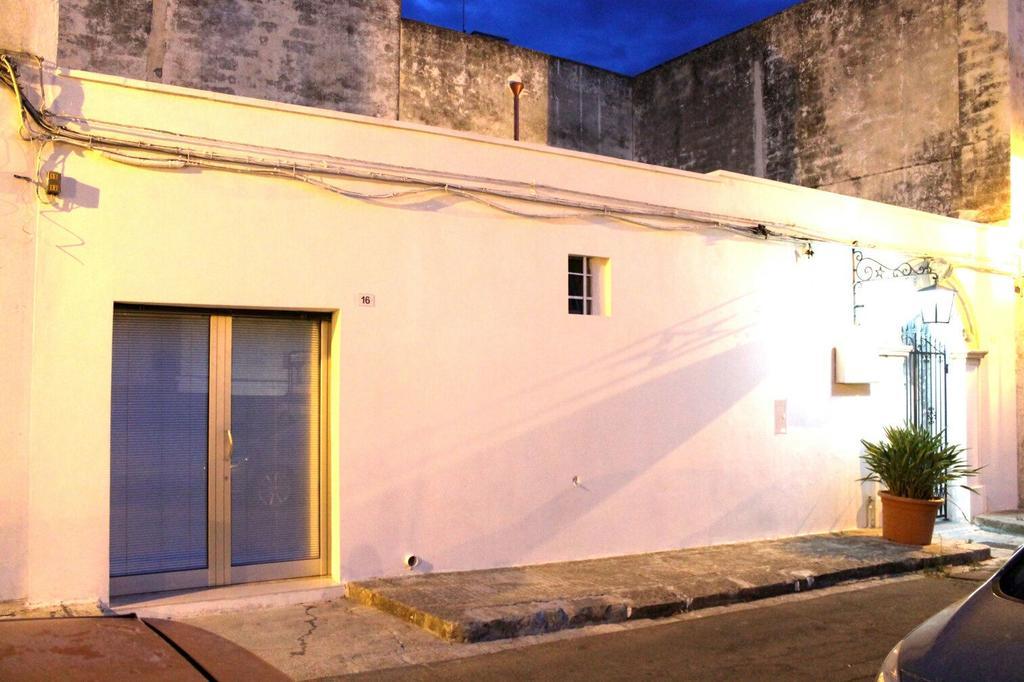 La Casa Al Castello Hotel Copertino Exterior photo